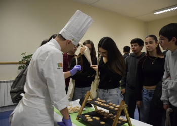 DIA ABERTO PROMOVE ENSINO PROFISSIONAL PERANTE ESCOLAS DA REGI�O