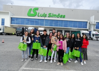 TURMA DE GESTO 2 ANO, VISITA A EMPRESA LUS SIMES-LOGSTICA