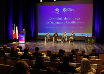 ENTREGA DE DIPLOMAS E CERTIFICADOS NA INSIGNARE: UM MARCO DE CONQUISTA E OPORTUNIDADE