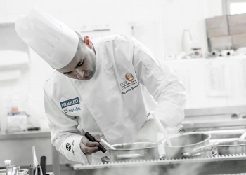 FORMADOR DA ESCOLA DE HOTELARIA DE FTIMA NA FINAL DO CONCURSO CHEFE COZINHEIRO DO ANO