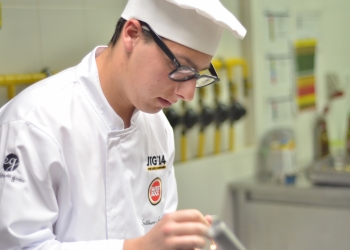 Aluno da EHF selecionado para a fase final  do Concurso Jovem Talento da Gastronomia
