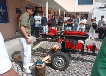 ALUNOS FINALISTAS DA ESCOLA PROFISSIONAL DE OUR�M APRESENTAM E DEFENDEM AS SUAS PROVAS DE APTID�O PROFISSIONAL