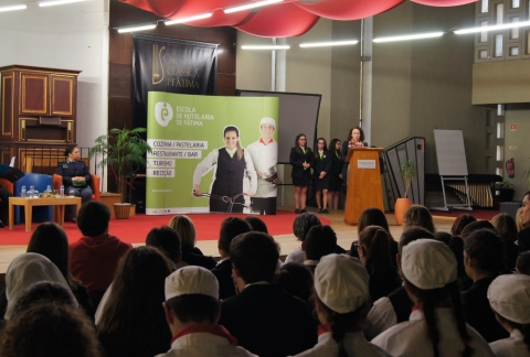 Escola de Hotelaria de Ftima entregou os Distintivos de curso aos seus alunos