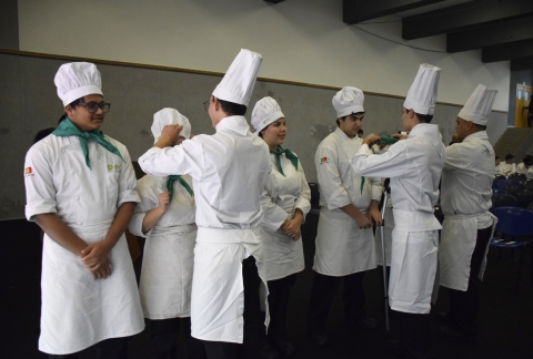 Escola de Hotelaria de F�tima celebra Entrega de Distintivos com cerim�nia repleta de simbolismo